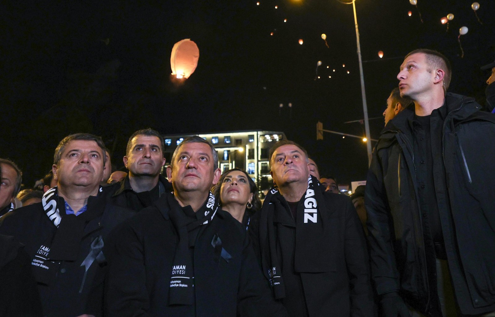 Özel'den Erdoğan'ın 'Deprem Turisti' Sözlerine Sert Yanıt: Asıl Turist Kim, Görüyorsunuz