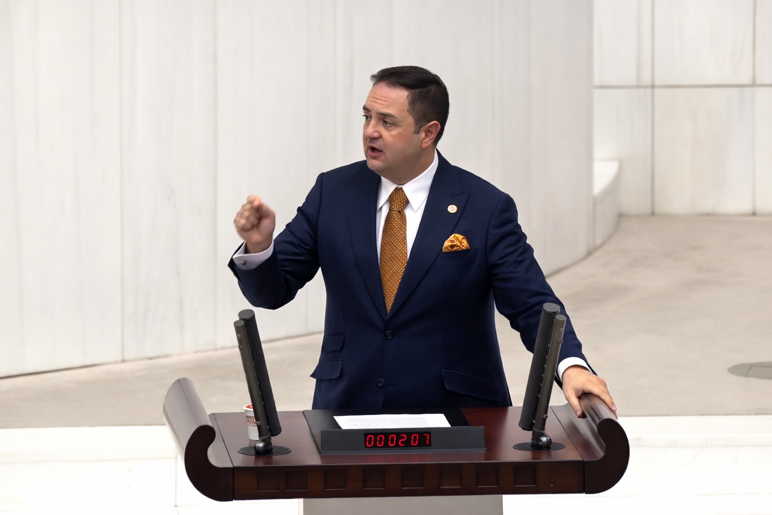 CHP'li Akdoğan: 'Sokak Çetelerinin Devlette Uzantıları Var, Sorun İktidarla Başladı'