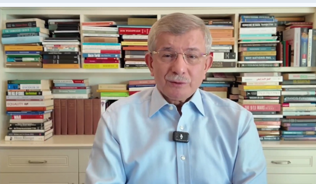 Ahmet Davutoğlu: Türkiye Savaşın Tarafı Haline Gelmemeli